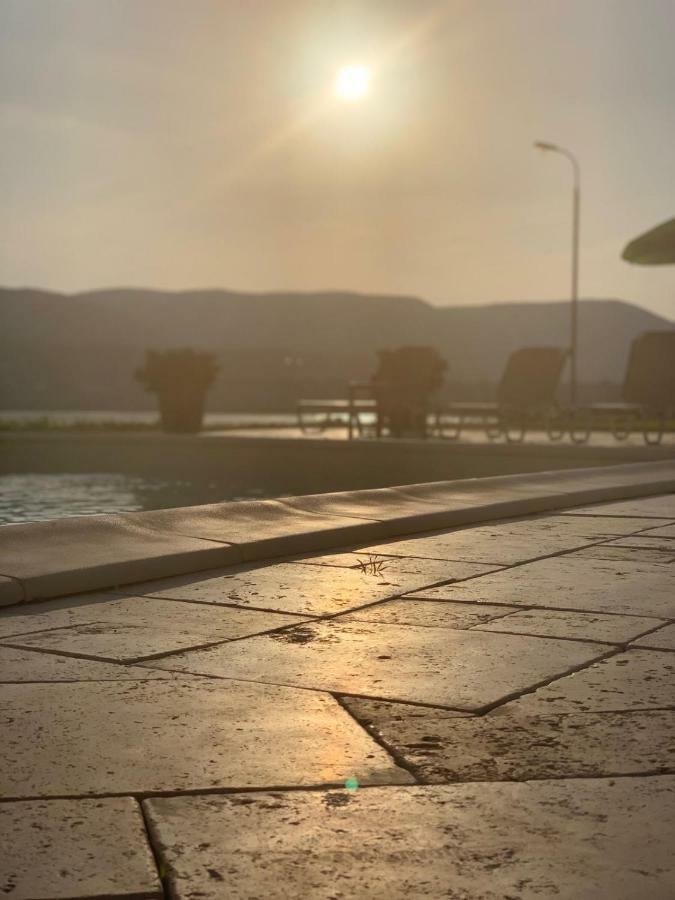 Riviera By Queens Hotel And Resort Gura Văii Екстериор снимка
