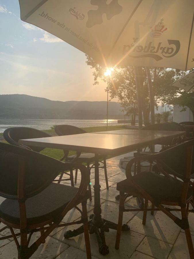 Riviera By Queens Hotel And Resort Gura Văii Екстериор снимка